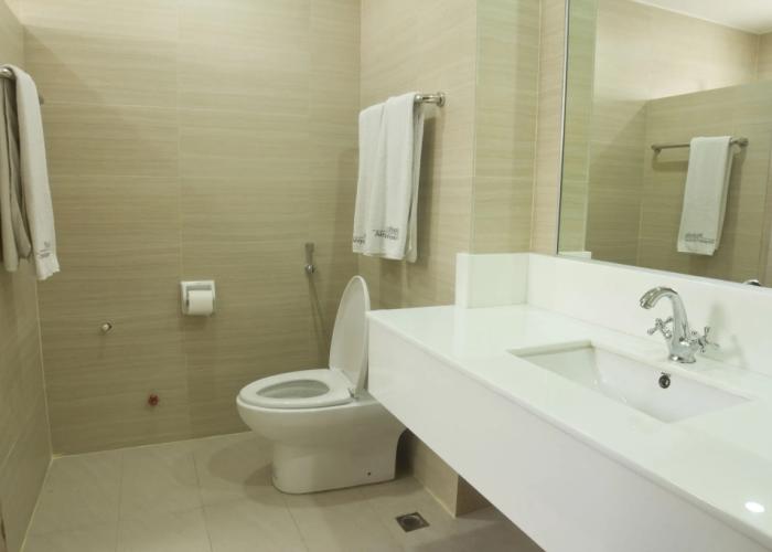 Nichols Airport Hotel