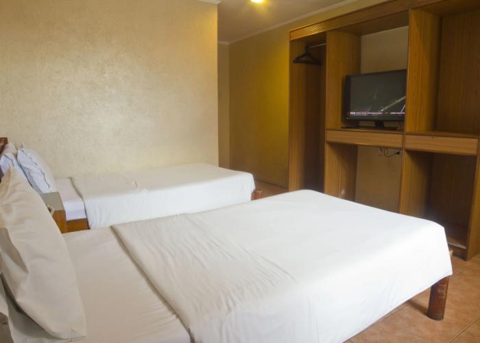 Nichols Airport Hotel