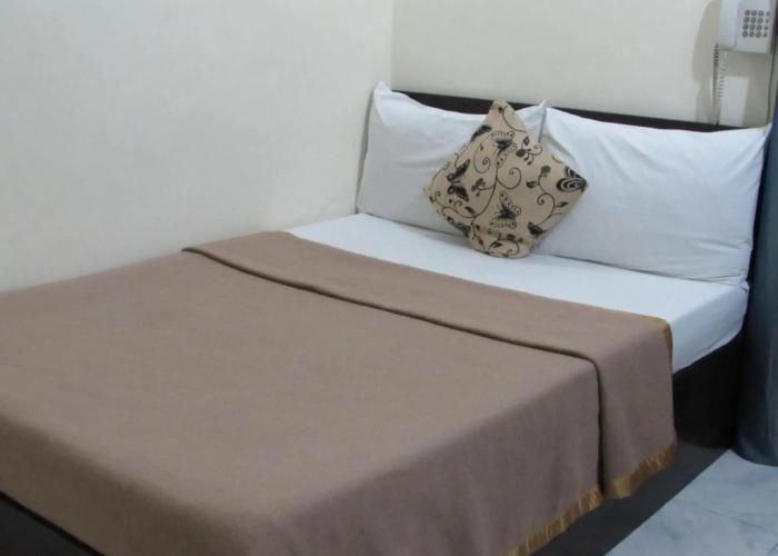 Oyster Plaza Hotel