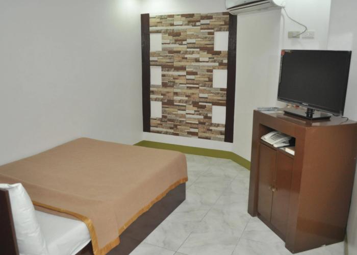 Oyster Plaza Hotel
