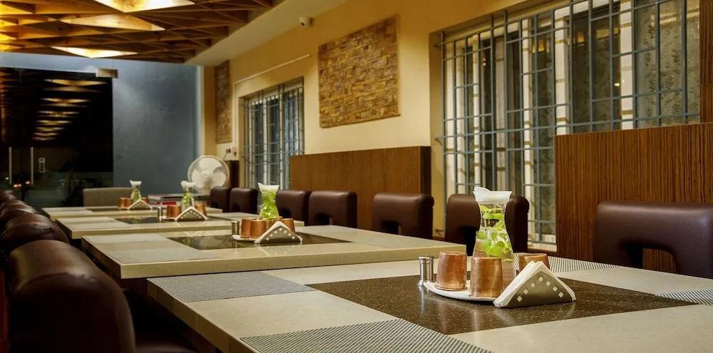 фото Hotel Arjunaa