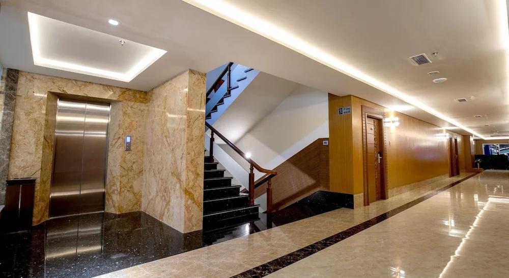 фото Hotel Arjunaa