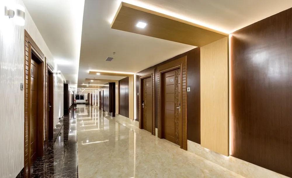 фото Hotel Arjunaa