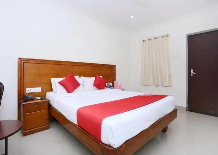 Hotel NNP Grand