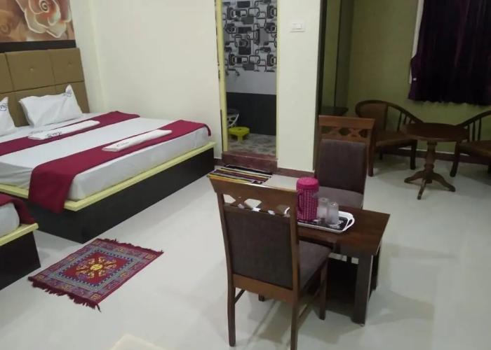 Hotel Vel Residency