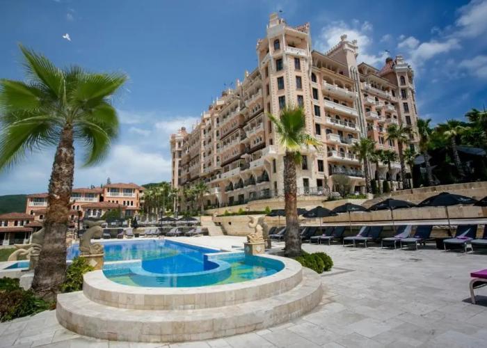 Royal Castle Design & SPA Hotel