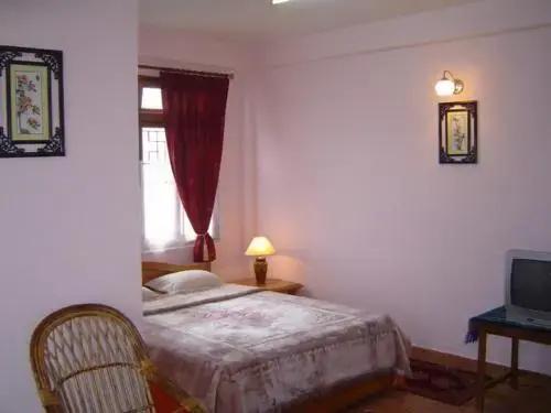 Deki Lodge