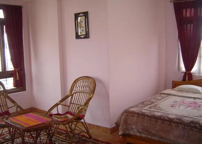 Deki Lodge