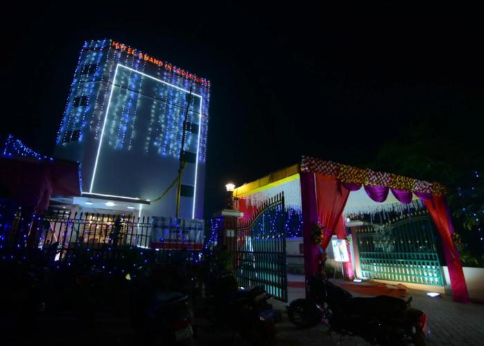 Hotel Anand International
