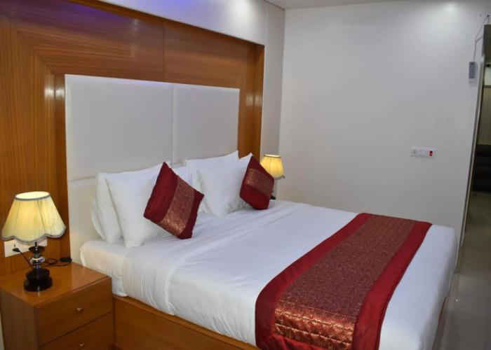 Hotel Anand International