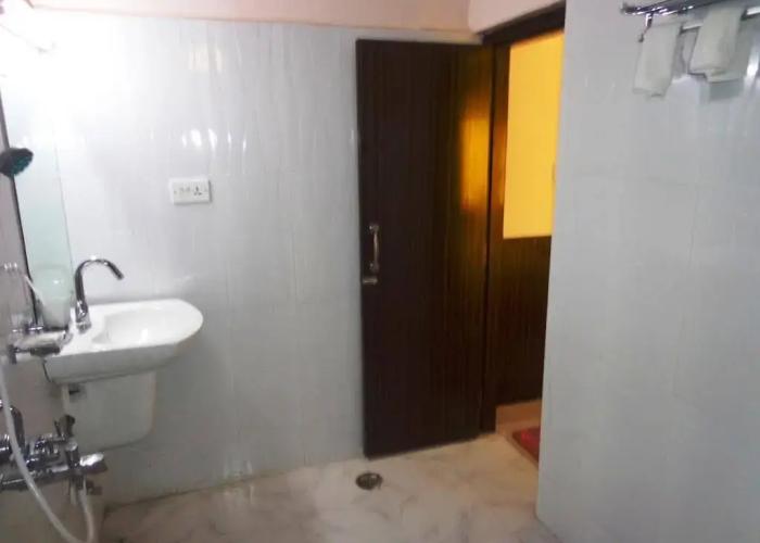Hotel Om International