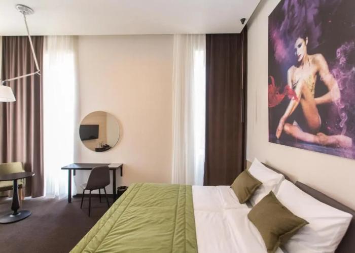 Hotel Grand Hedonist