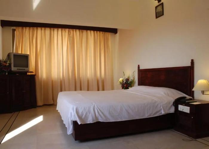 Paradise Isle Beach Resort