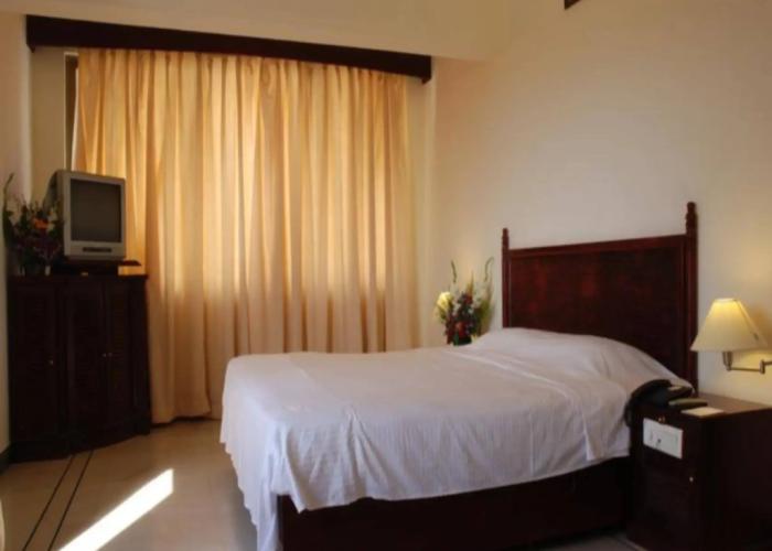 Paradise Isle Beach Resort