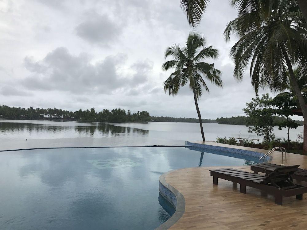 фото Paradise Lagoon