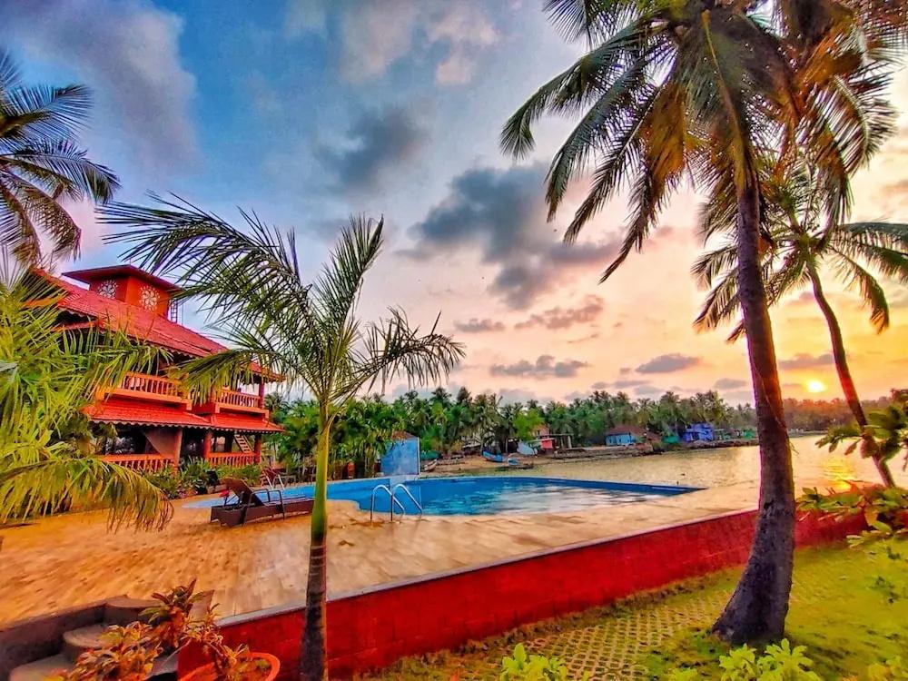 фото Paradise Lagoon