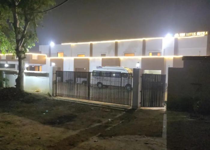 The Lotus Sutra Hotel