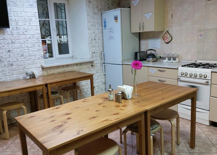 Belyij Topol Hostel