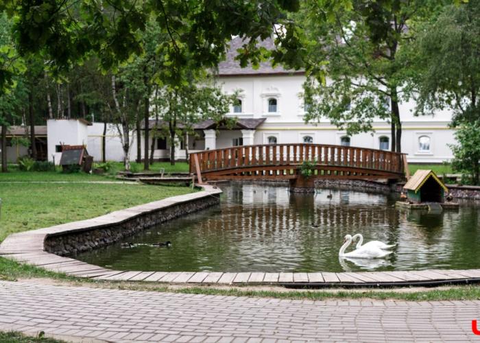 Russian Village Hotel