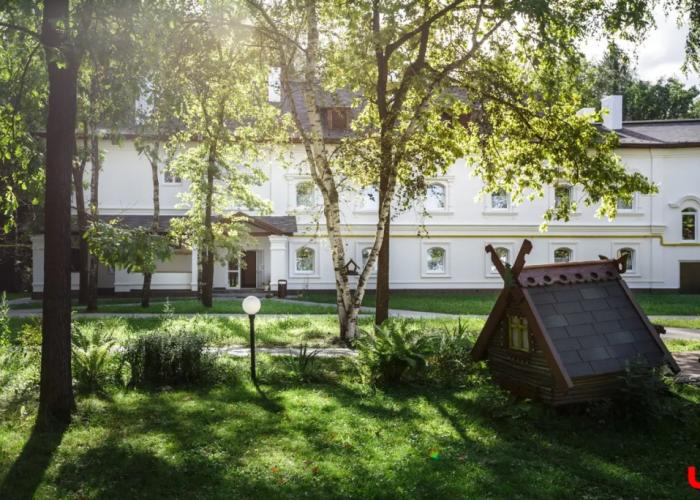 Russian Village Hotel