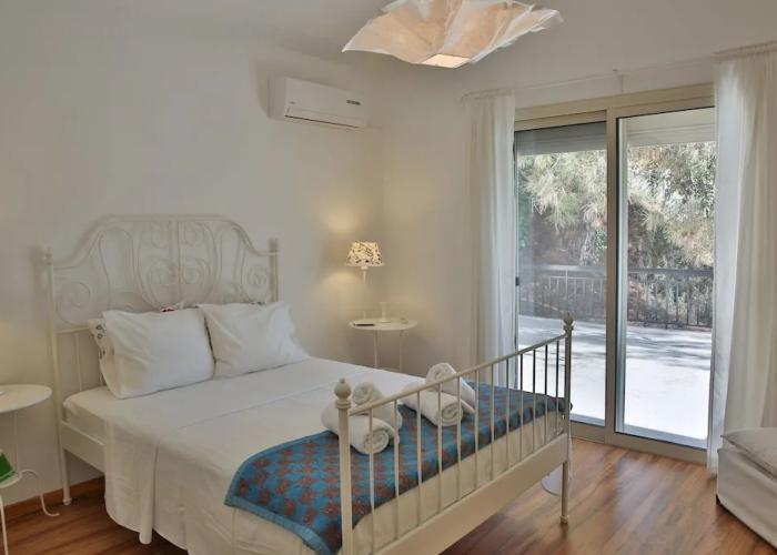 Nestor Hillside Moniatis House