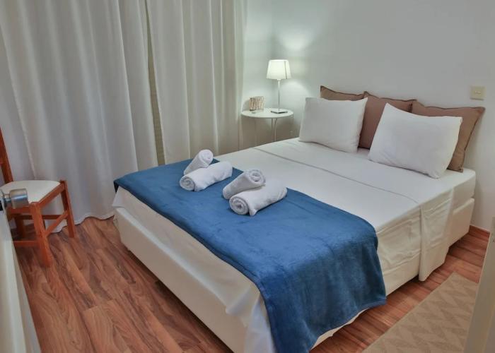 Nestor Hillside Moniatis House