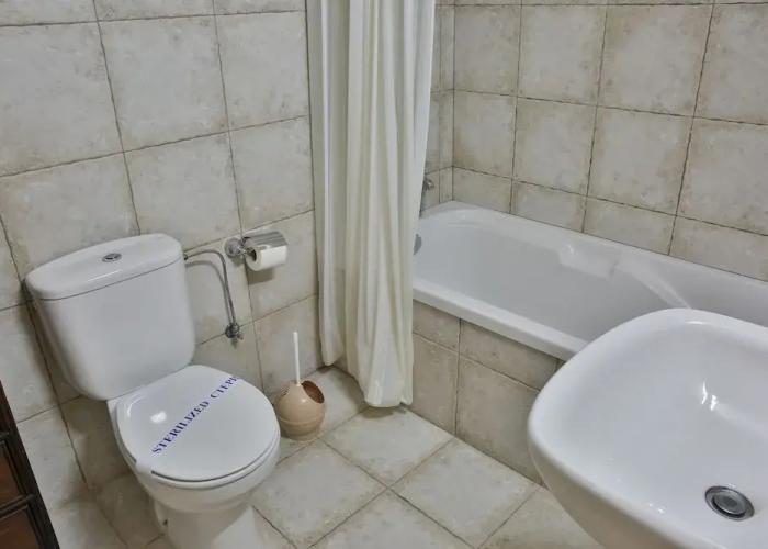 Nestor Hillside Moniatis House