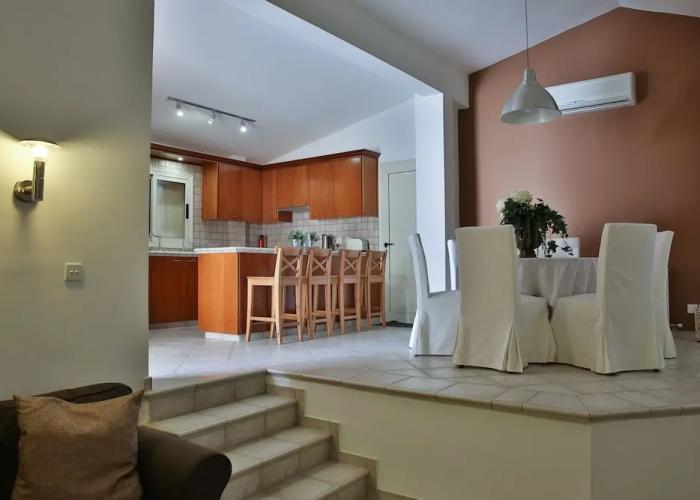 Nestor Hillside Moniatis House