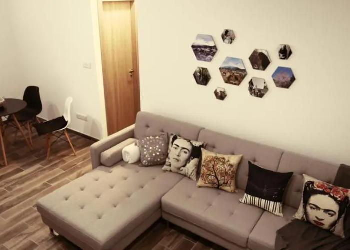 Evmelia Kakopetria Suites