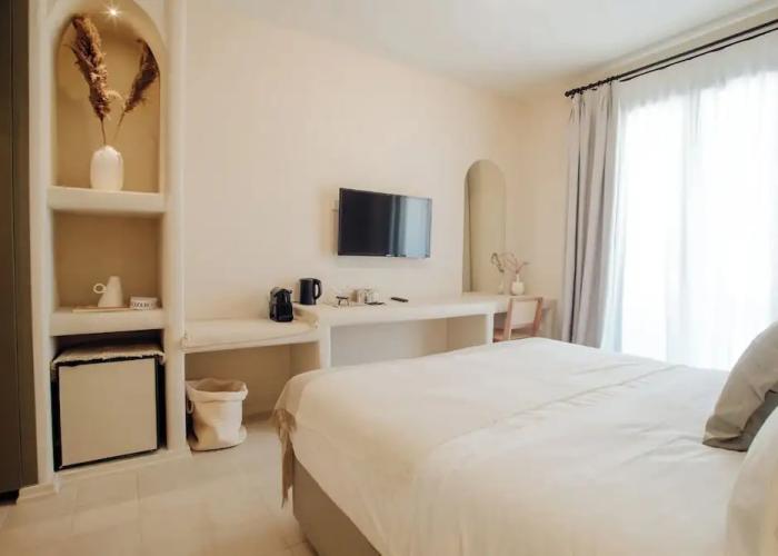 Thymises Boutique Hotel