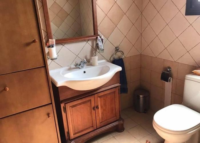 Beautiful 3 Bedr House in Arakapas With Fireplace