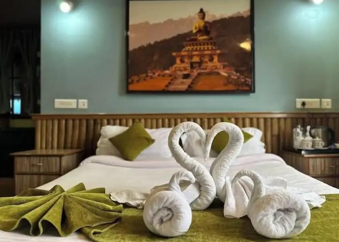 Hotel Ravongla Star