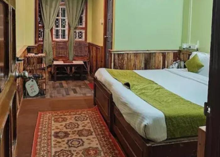 Hotel Ravongla Star