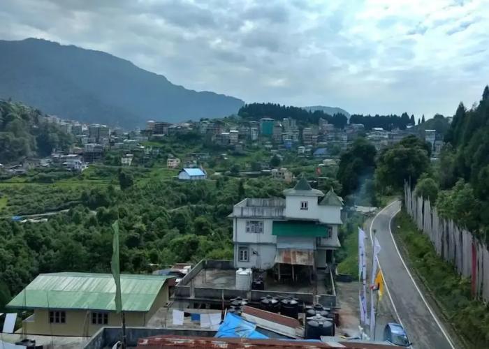 Hotel Ravongla Star
