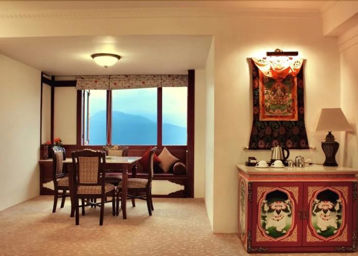 The Chumbi Mountain Retreat