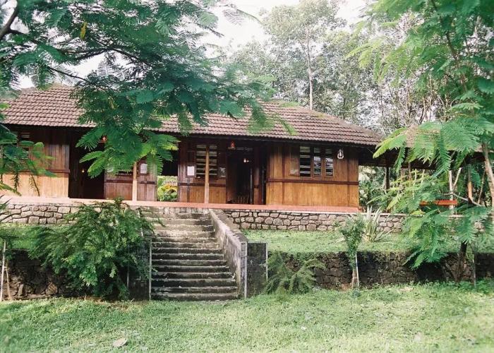 Periyar River lodge