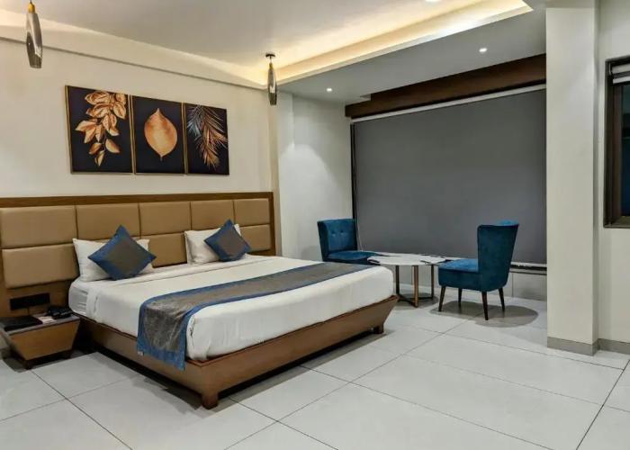 Hotel Red Chillee Restro