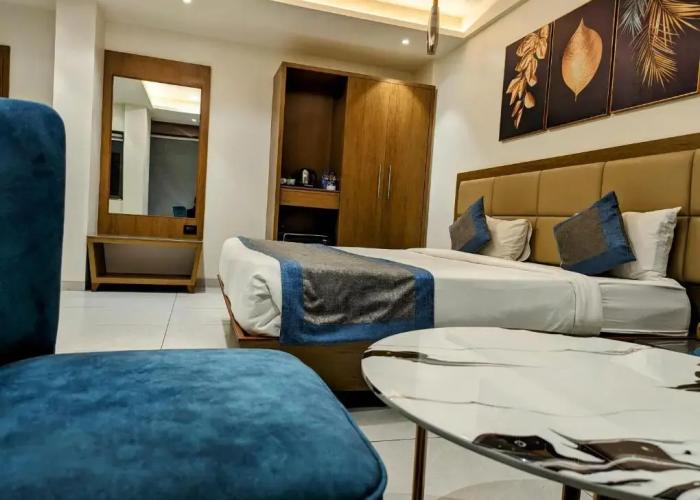 Hotel Red Chillee Restro