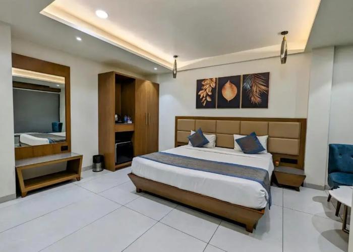 Hotel Red Chillee Restro