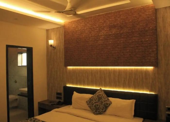 Sahyadri Guest House