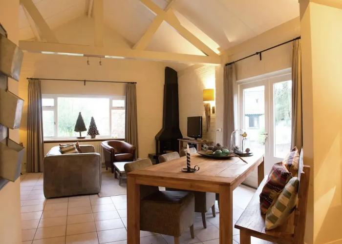 Bungalow With a Terrace at Bedafse Bergen