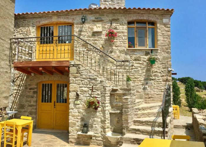 Sari Keçi̇ Taş Otel