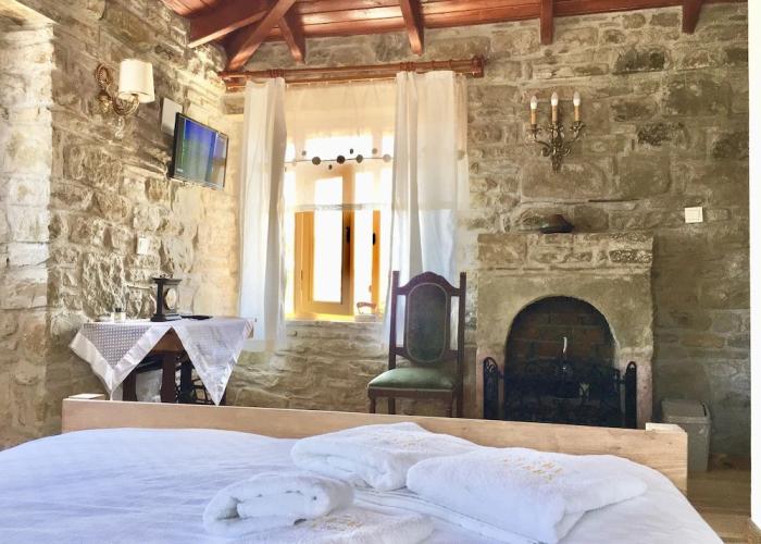 Sari Keçi̇ Taş Otel