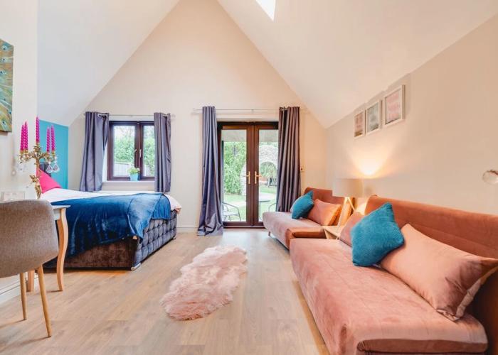 Brook Barn with Sauna & Hot Tub