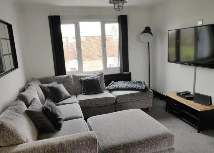 Riverside Park Penthouse Apartment In St Neots