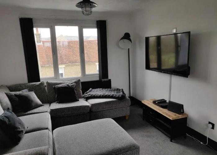 Riverside Park Penthouse Apartment In St Neots