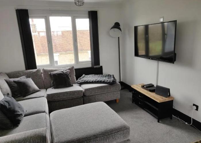 Riverside Park Penthouse Apartment In St Neots