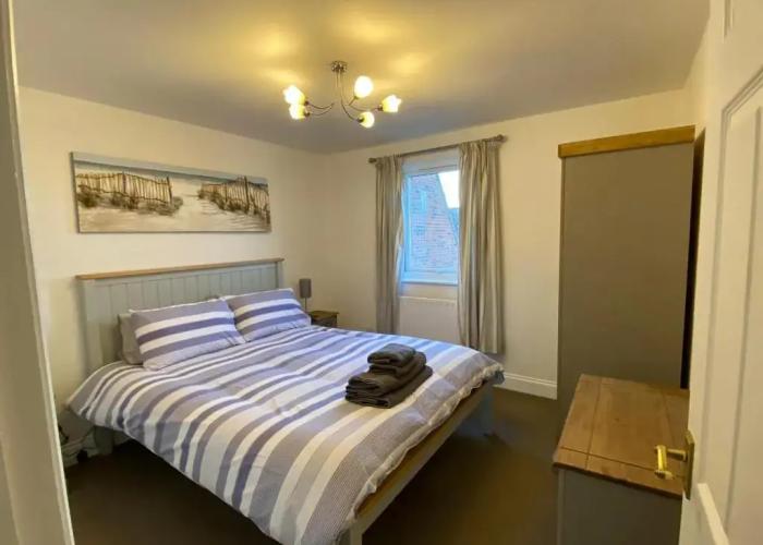 Penthouse Waterfront Apartment - St Neots