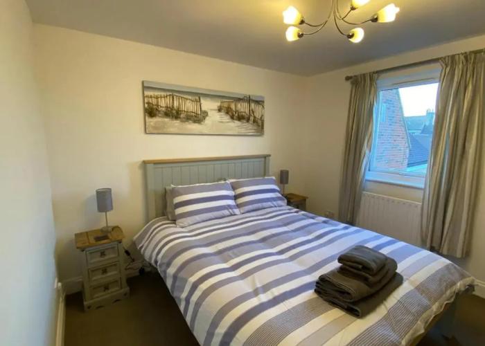 Penthouse Waterfront Apartment - St Neots