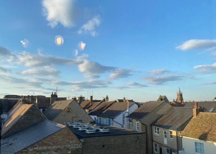 Penthouse Waterfront Apartment - St Neots